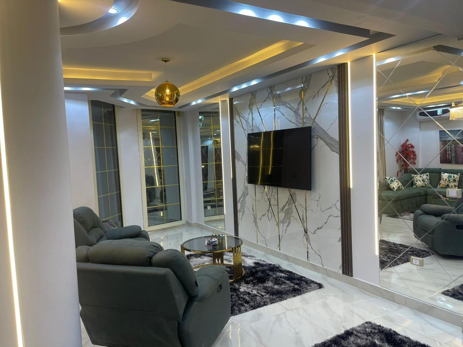 غرفتين بكمبوند قرب ميدان جهينة Sheikh Zayed City